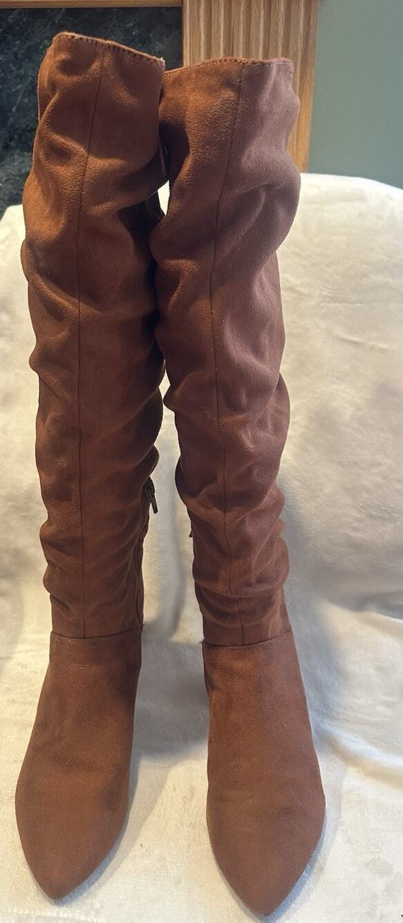 Express brown faux suede knee high boho slouchy ruched cone heel boots Womens 7
